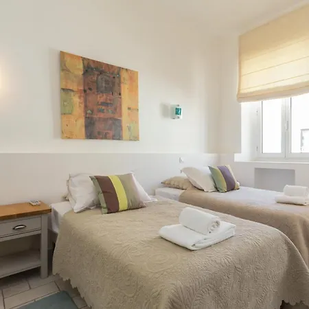 Apartment Sleeps 8 Air Con Wifi *