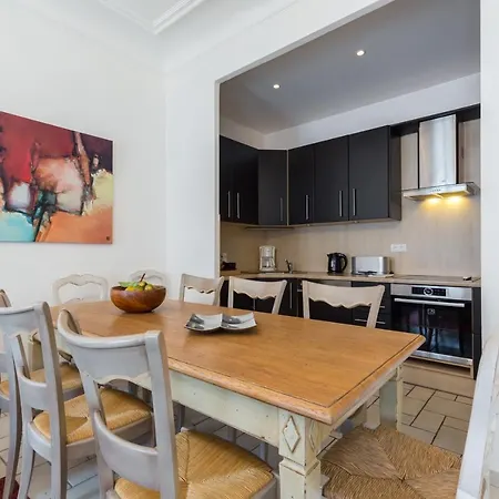 Apartmán Sleeps 8 Air Con Wifi Cannes