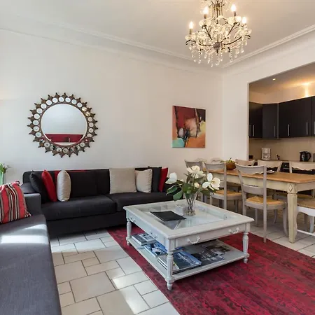 Sleeps 8 Air Con Wifi Apartmán