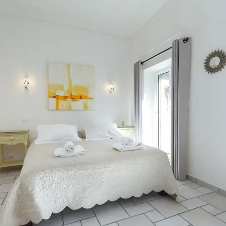 Sleeps 8 Air Con Wifi * Cannes