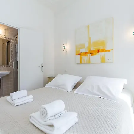Apartmán Sleeps 8 Air Con Wifi Cannes