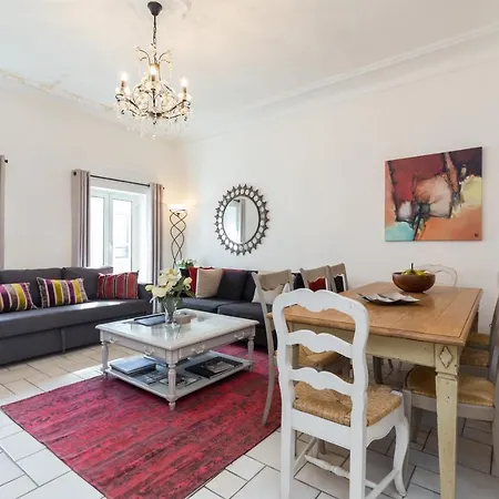 Apartman Sleeps 8 Air Con Wifi